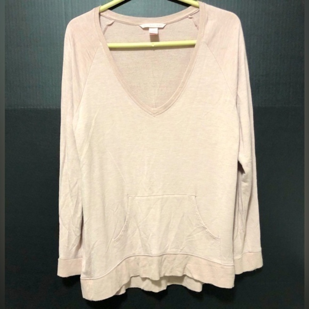 🪽Victoria’s Secret Soft Pink V-neck pullover top
